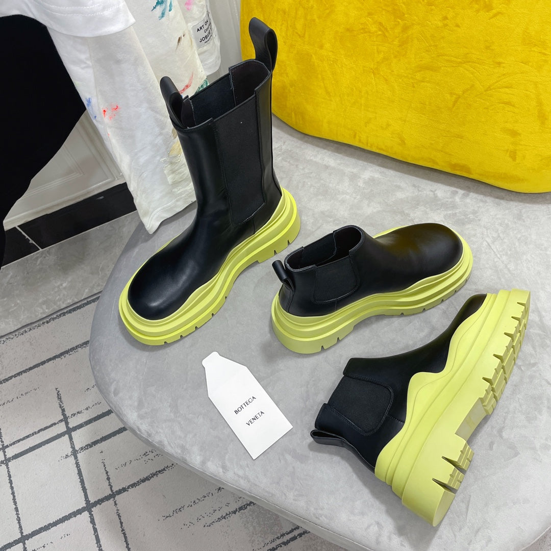 TIRE CHELSEA BOOT IN BLACK MIX NEON YELLOW CALFSKIN