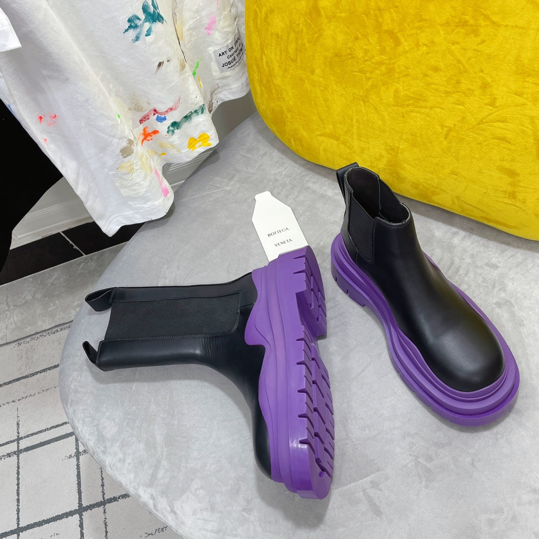 TIRE CHELSEA BOOT IN BLACK MIX ROYAL PURPLE CALFSKIN