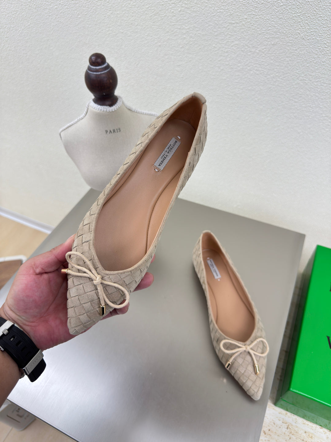 BALLET FLAT IN LIGHT BROWN INTRECCIATO SUEDE WITH BOW