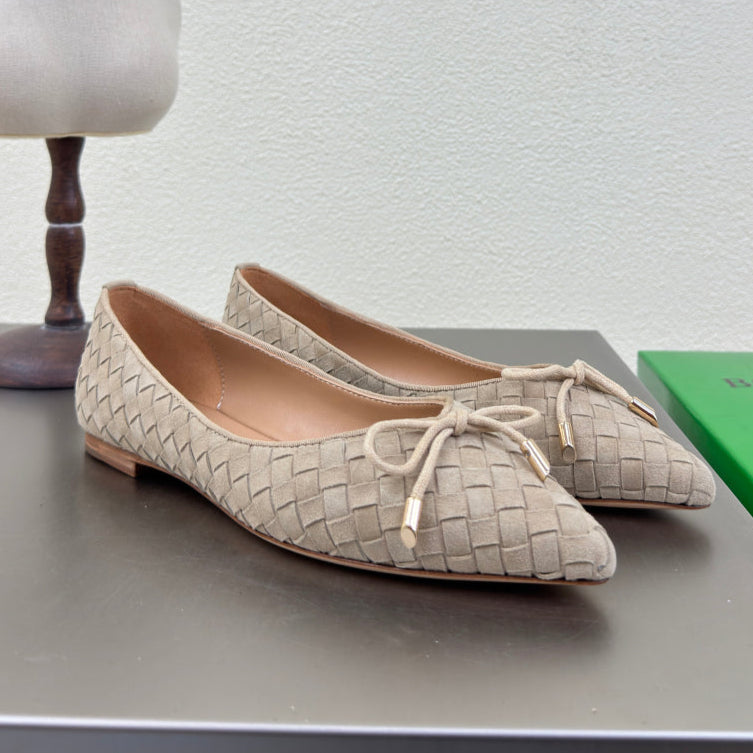 BALLET FLAT IN LIGHT BROWN INTRECCIATO SUEDE WITH BOW