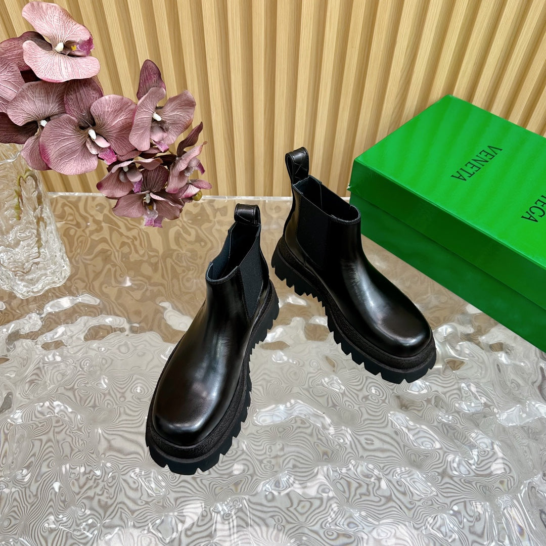 FIREMAN ANKLE BOOT IN BLACK CALFSKIN