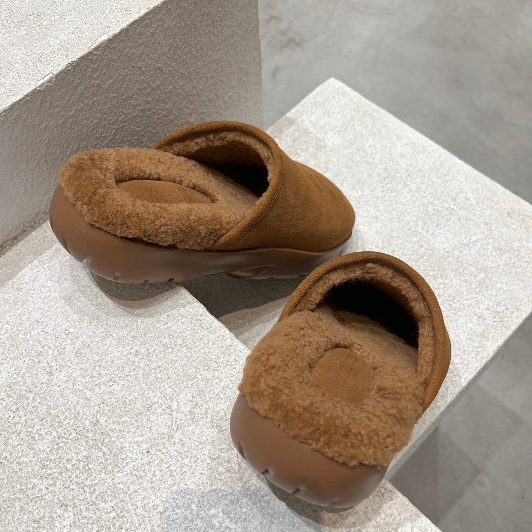SNAP SLIPPER IN BRONZE BROWN SUEDE AND SHEARLING LINING