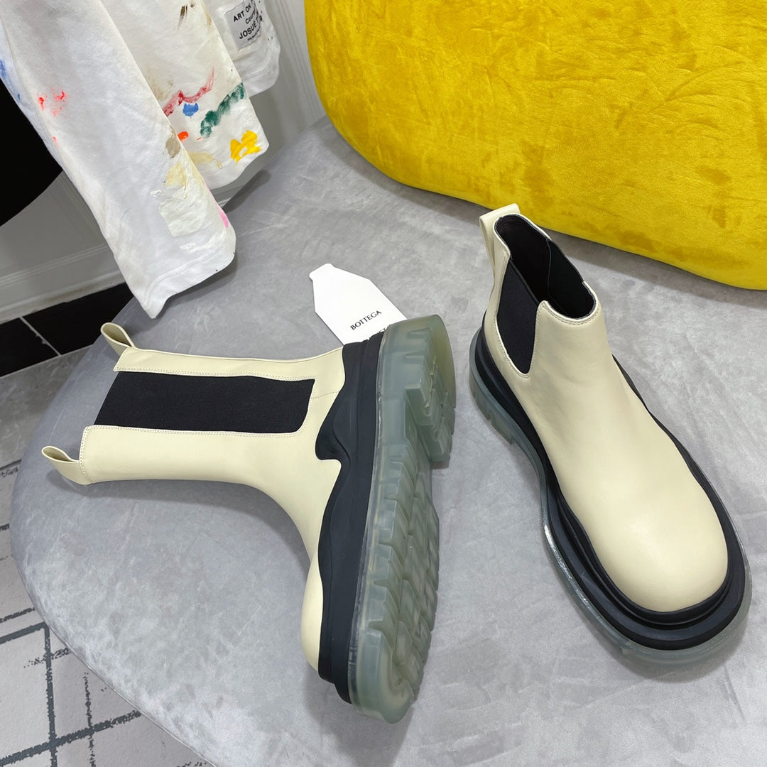 TIRE CHELSEA BOOT IN BLACK MIX BISQUE BEIGE CALFSKIN WITH TRANSPARENT SOLE
