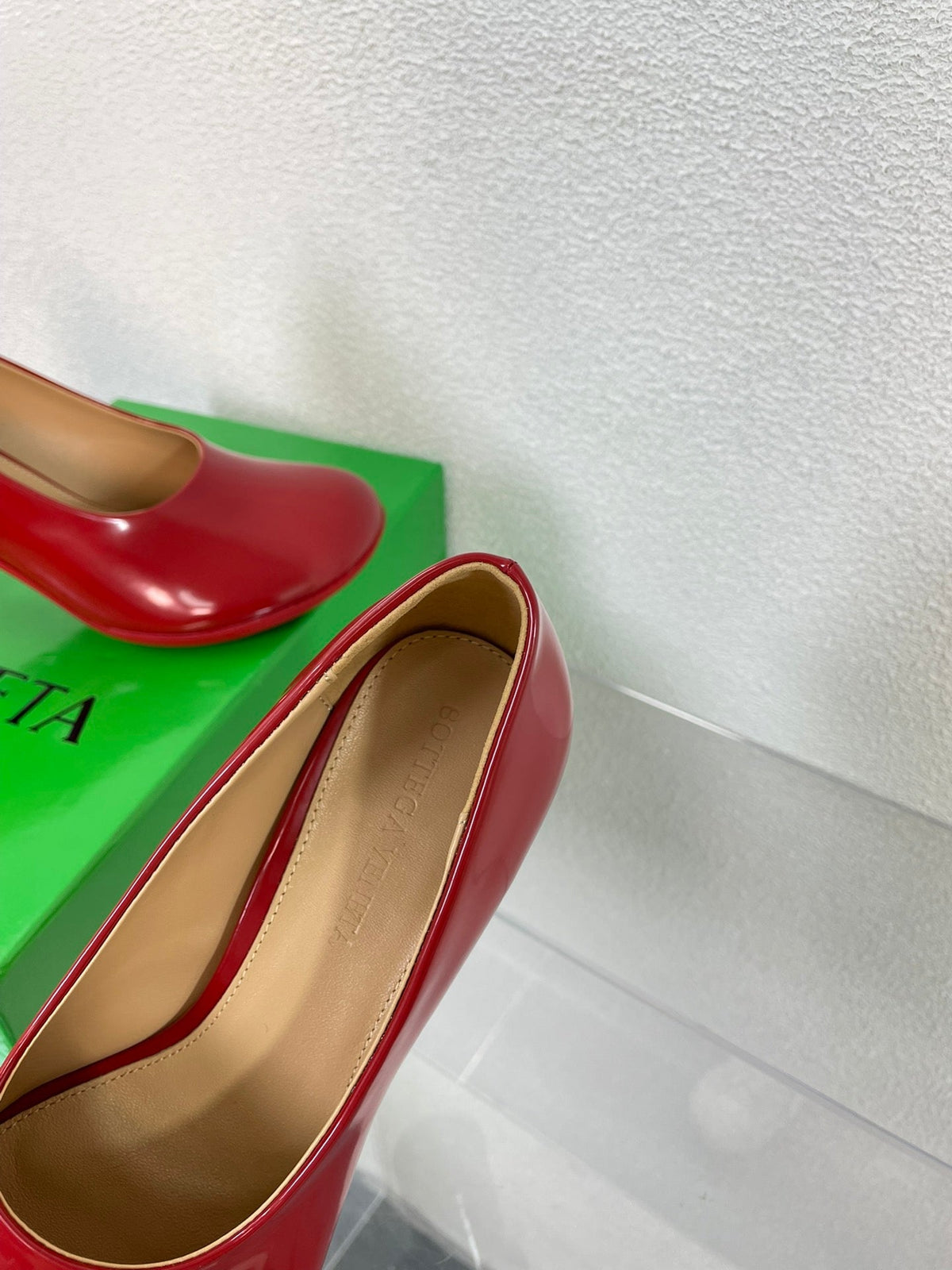 ATOMIC HIGH PUMP 9 CM IN RUBY RED CALFSKIN