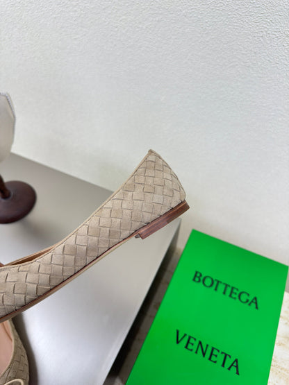 BALLET FLAT IN LIGHT BROWN INTRECCIATO SUEDE WITH BOW