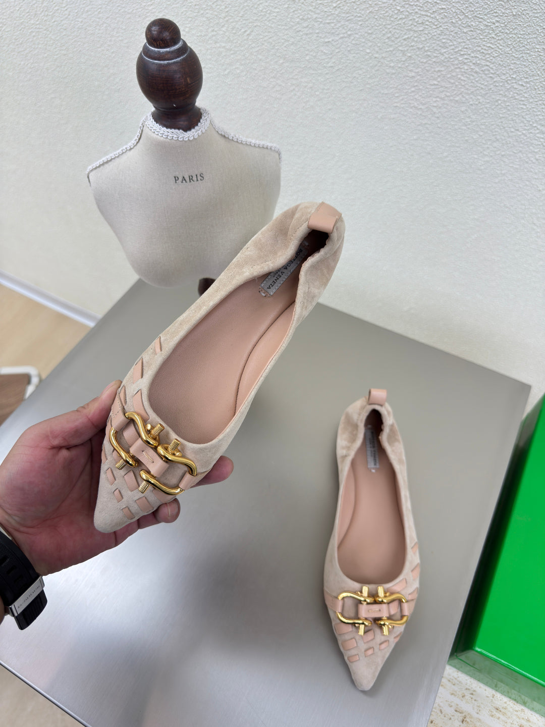 BALLET FLAT IN LIGHT BROWN SUEDE