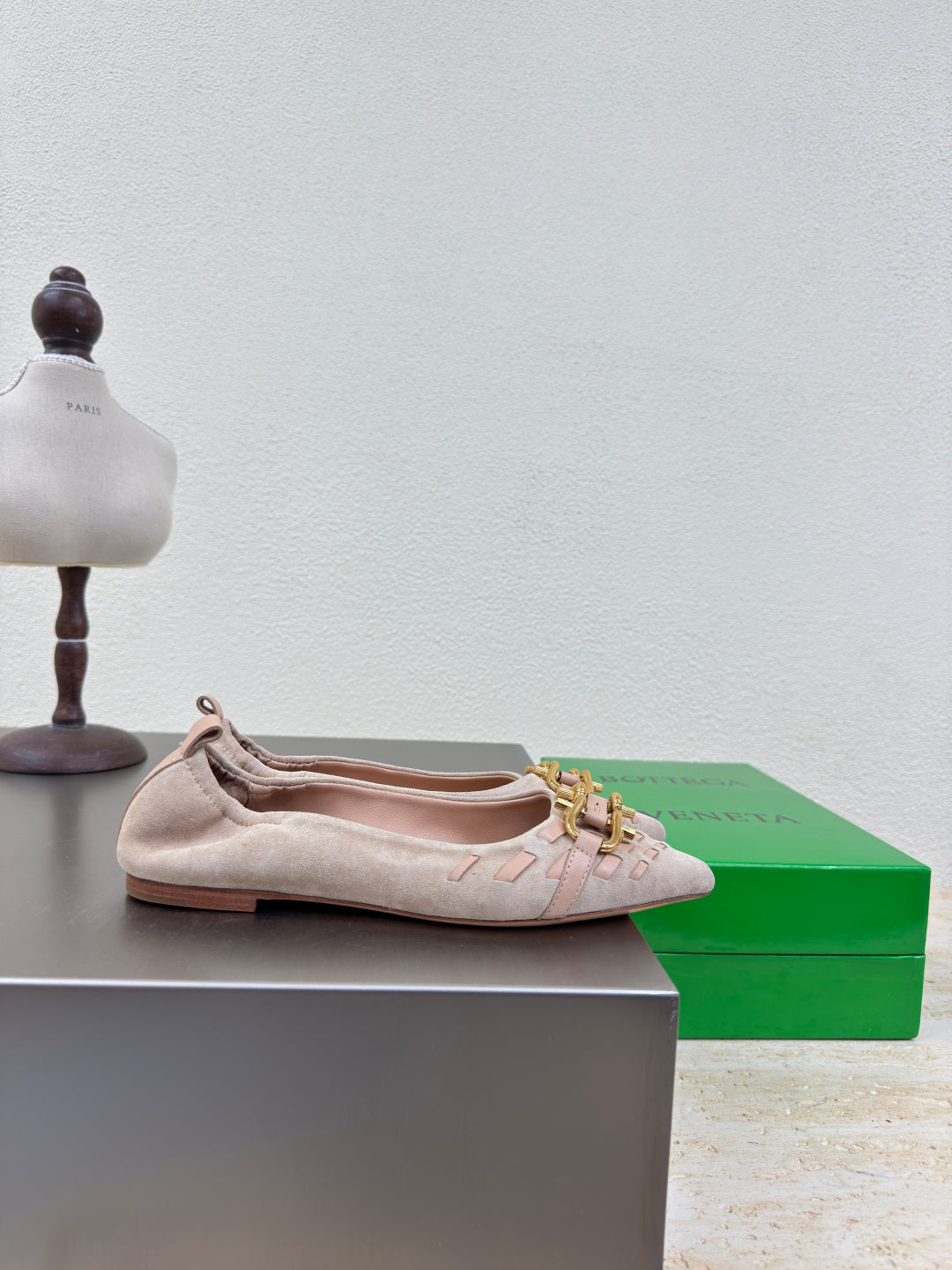 BALLET FLAT IN LIGHT BROWN SUEDE