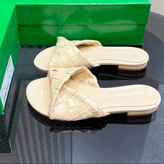 BLINK FLAT MULE IN PALE YELLOW INTRECCIATO LEATHER